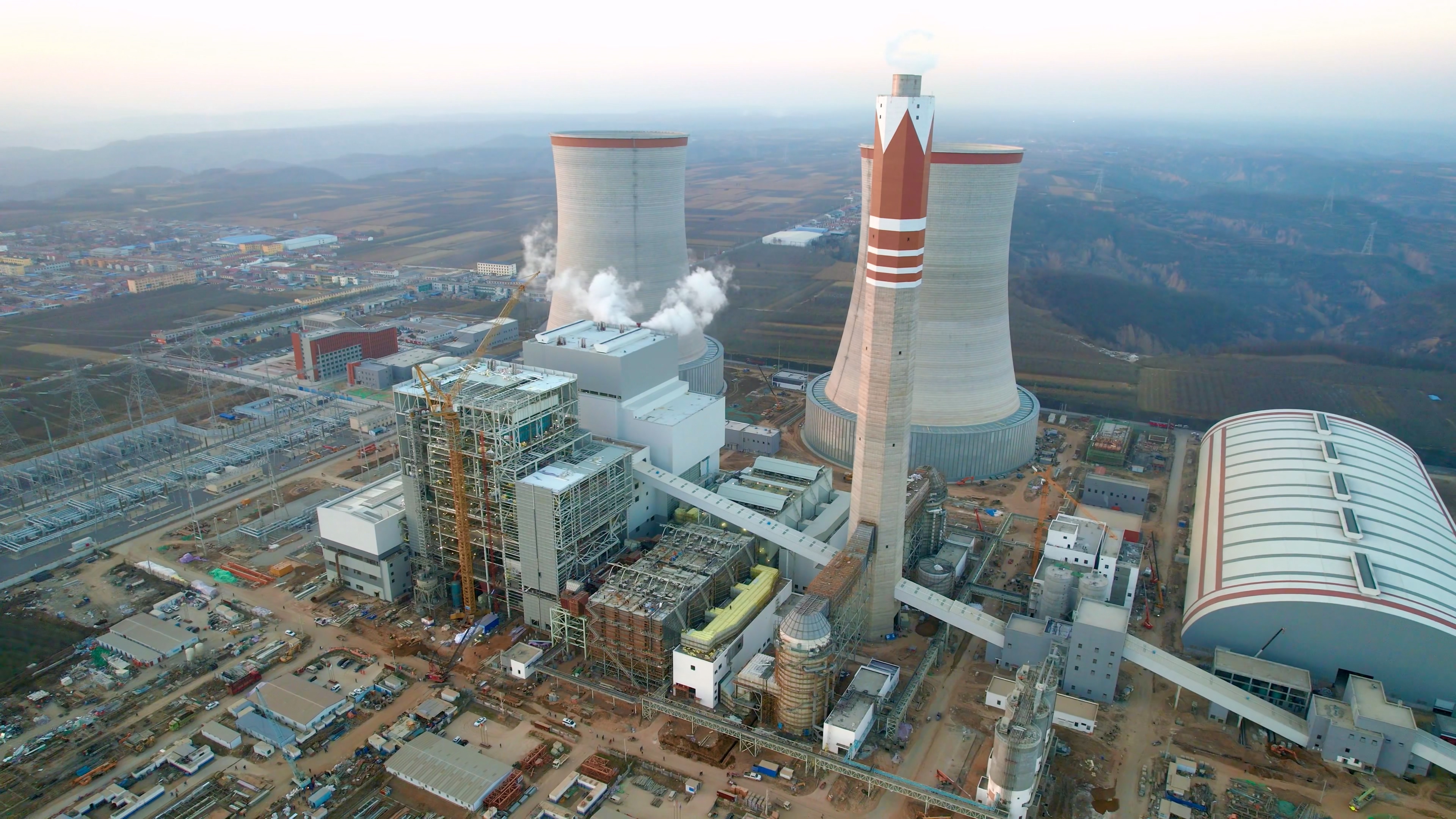 中国能建江苏电建一公司承建的大唐延安电厂1号机组并网
